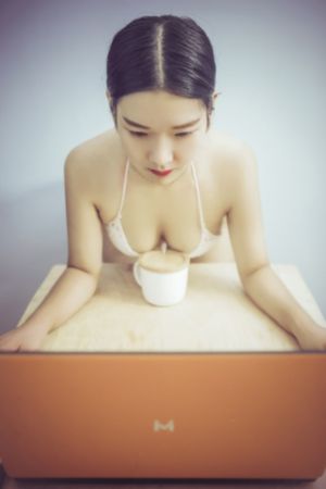被他添下面还吃下面-午夜普通话在线观看